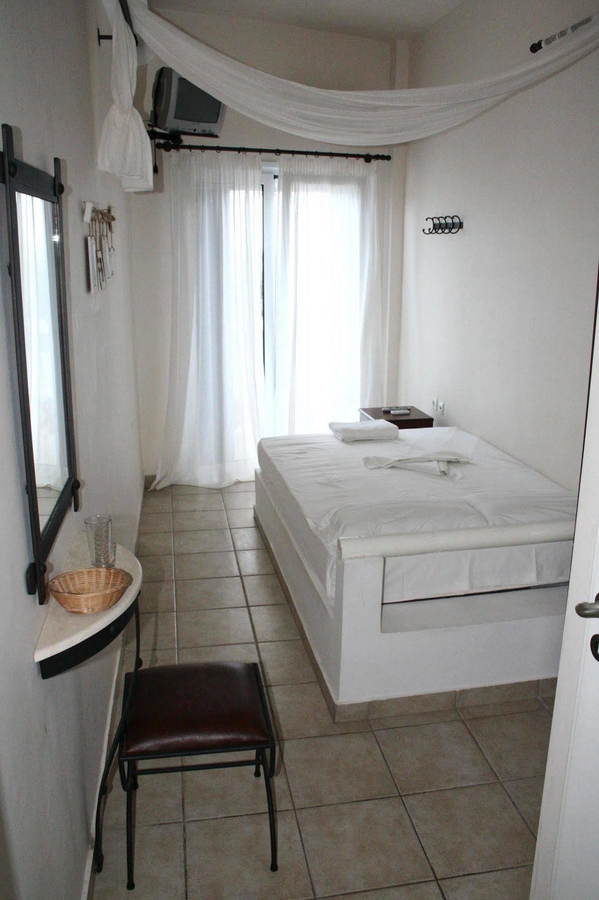 Cyclades Hotel Serifos Livadi  Exteriör bild